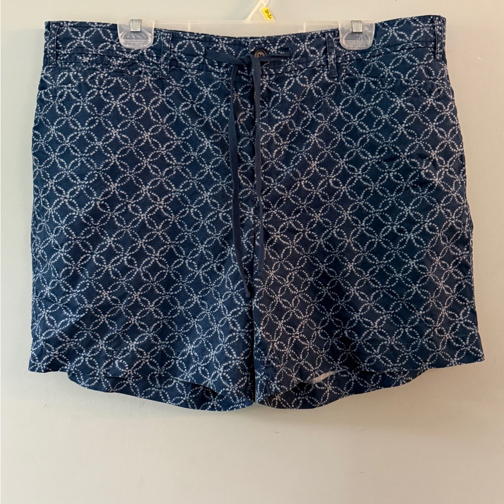 Lauren Ralph Lauren Blue Geometric WOMENS shorts; 7 inch inseam